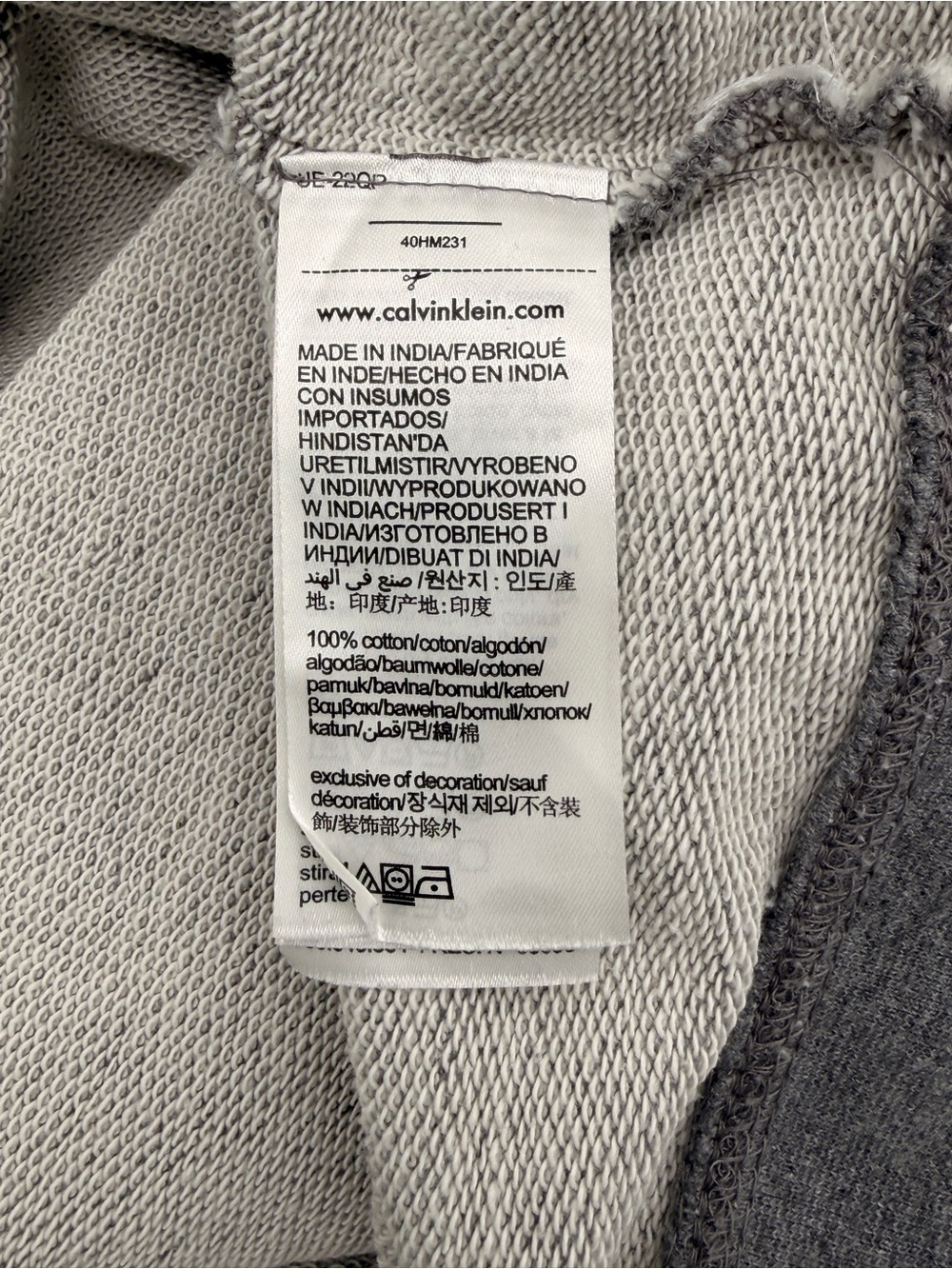 XL Men’s Calvin Klein Light Gray Pullover Hoodie with Front Pocket - Picture 6 of 7